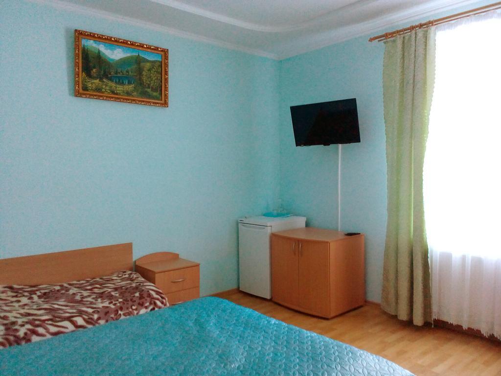Hotel Sadiba "Lisova Pisnia" Synjak Exterior foto